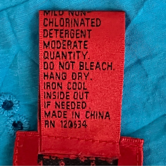 V Cristina Sleeveless Eyelet Bamboo Blend Tunic With Scalloped Hem Medium - Picture 13 of 15